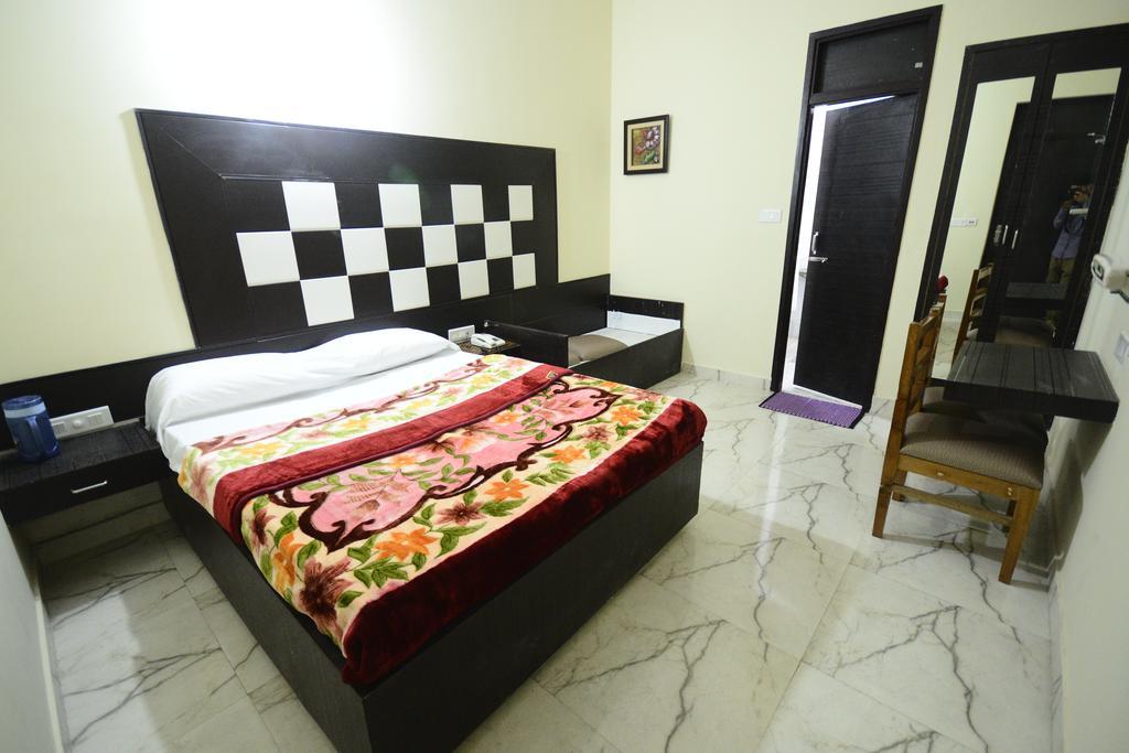 Hotel Mehra Inn アムリトサル 部屋 写真
