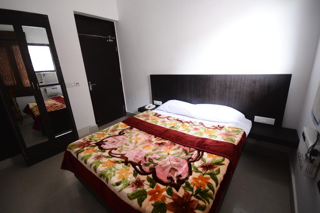 Hotel Mehra Inn アムリトサル 部屋 写真