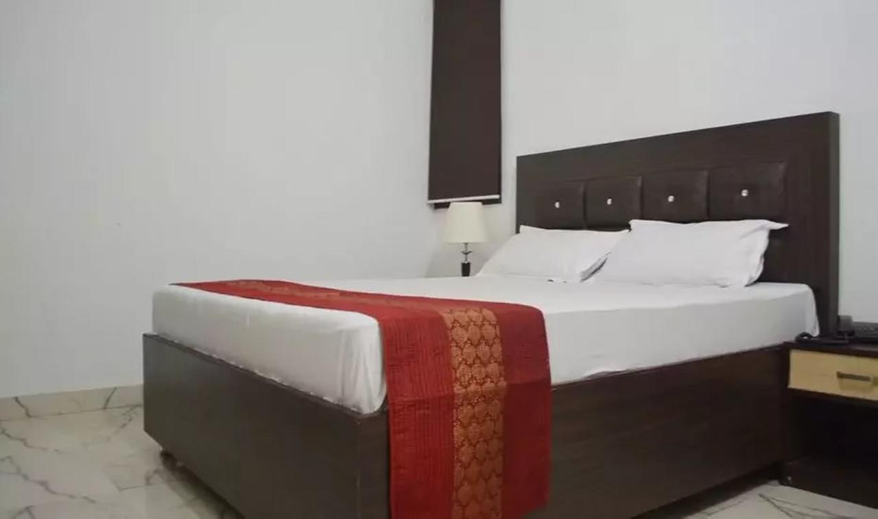 Hotel Mehra Inn アムリトサル エクステリア 写真