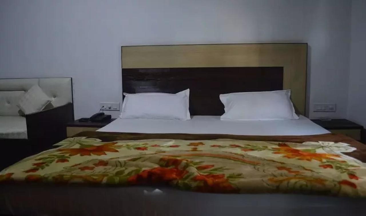 Hotel Mehra Inn アムリトサル エクステリア 写真