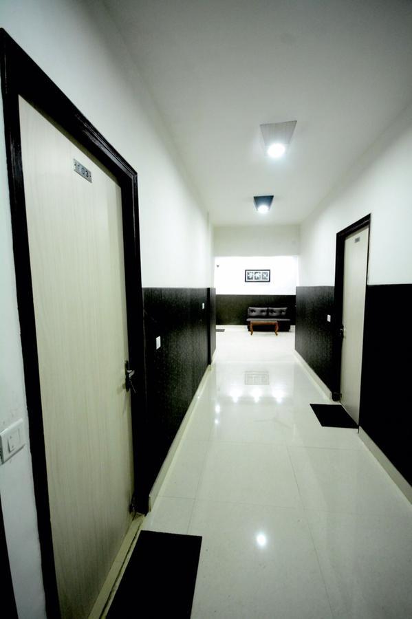 Hotel Mehra Inn アムリトサル エクステリア 写真